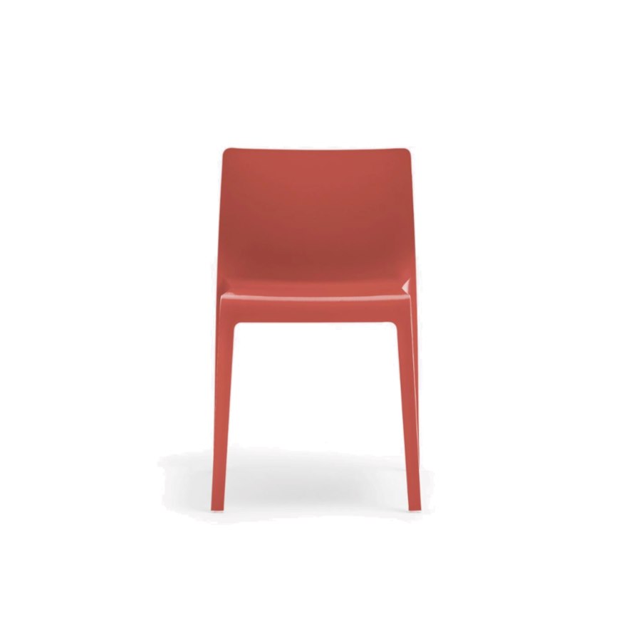 Stol Volt 670, sh.46 cm, stapelbar, röd