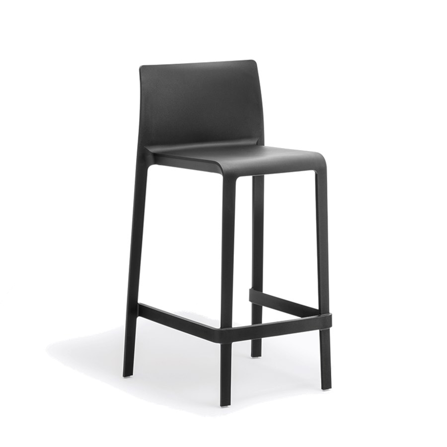 Barstol Volt 677, sh.66 cm, stapelbar, svart