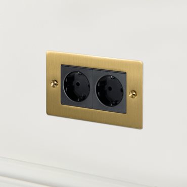 Buster + Punch 2G UK EURO PLUG SOCKET