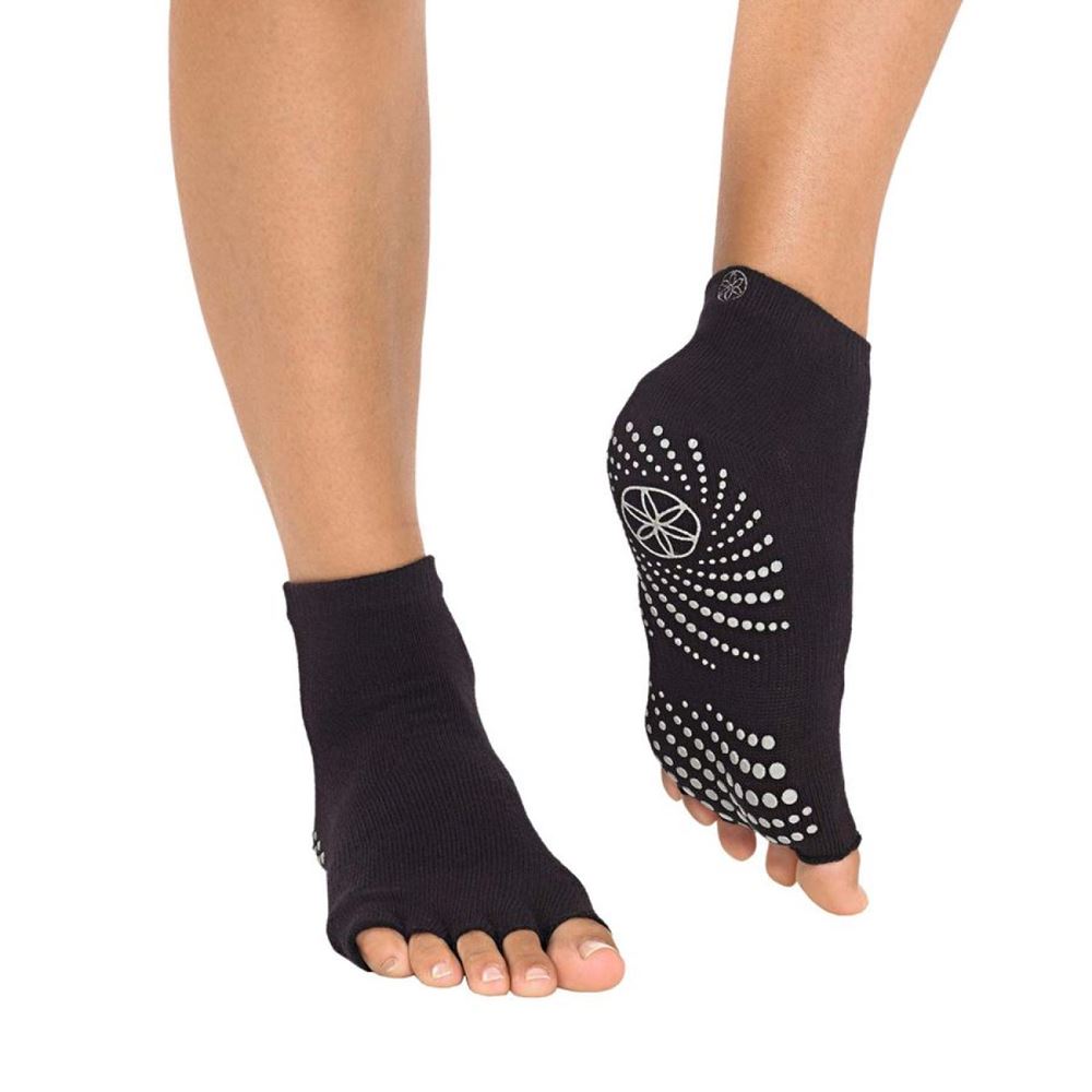 Gaiam Black Toeless Grippy Socks (Small/Medium) Yoga tillbehör