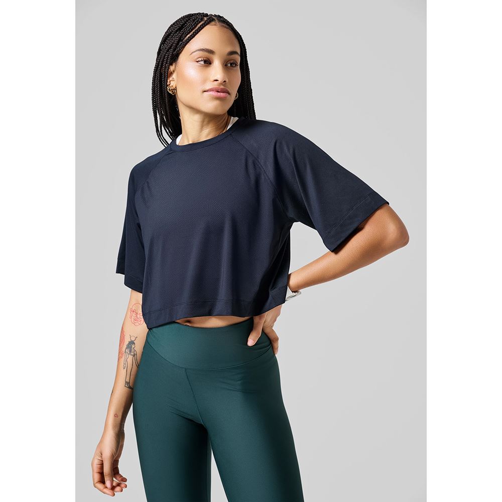 Casall Laser Mesh Crop Tee, T-Shirt dam | Kläder - Padelkläder & tenniskläder dam - T-shirt dam | Padelspecialisterna