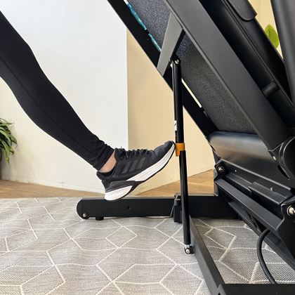 Titan LIFE Athlete T73, Löpband