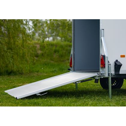Debon C255 - vita plywoodväggar, Skåpsläp