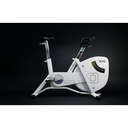 Monark Evo, Trainer