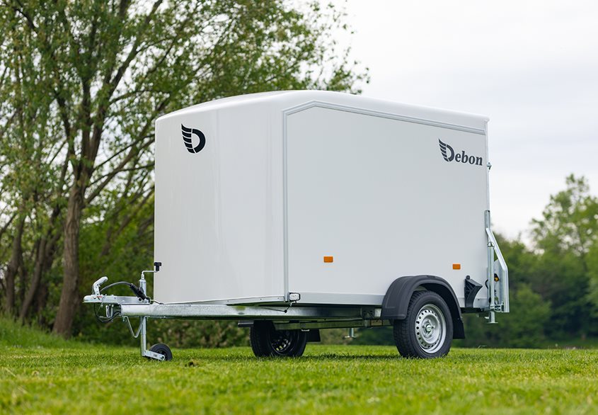 Debon C255 - vita plywoodväggar, Skåpsläp