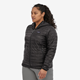 Patagonia W's Nano Puff Hoody en Black