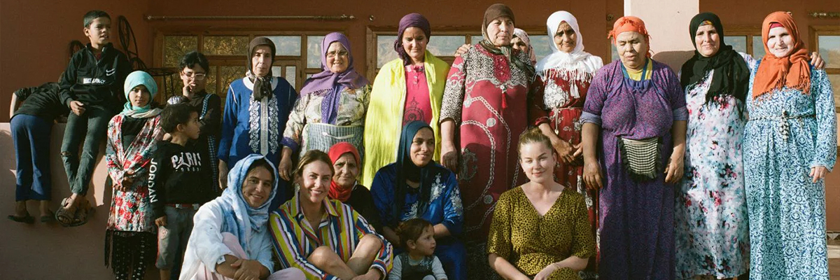 Josephine och Kajsa från Loelle tillsammans med kvinnokooperativet i Essaouira
