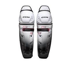 CCM FT8 Pro Benskydd Junior