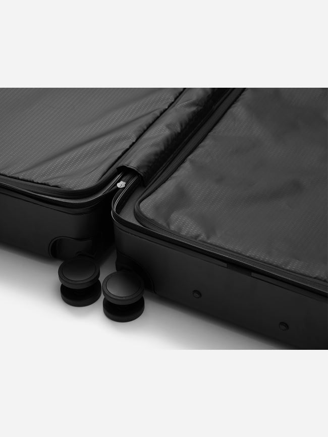 Db Ramverk Check-in Luggage Medium