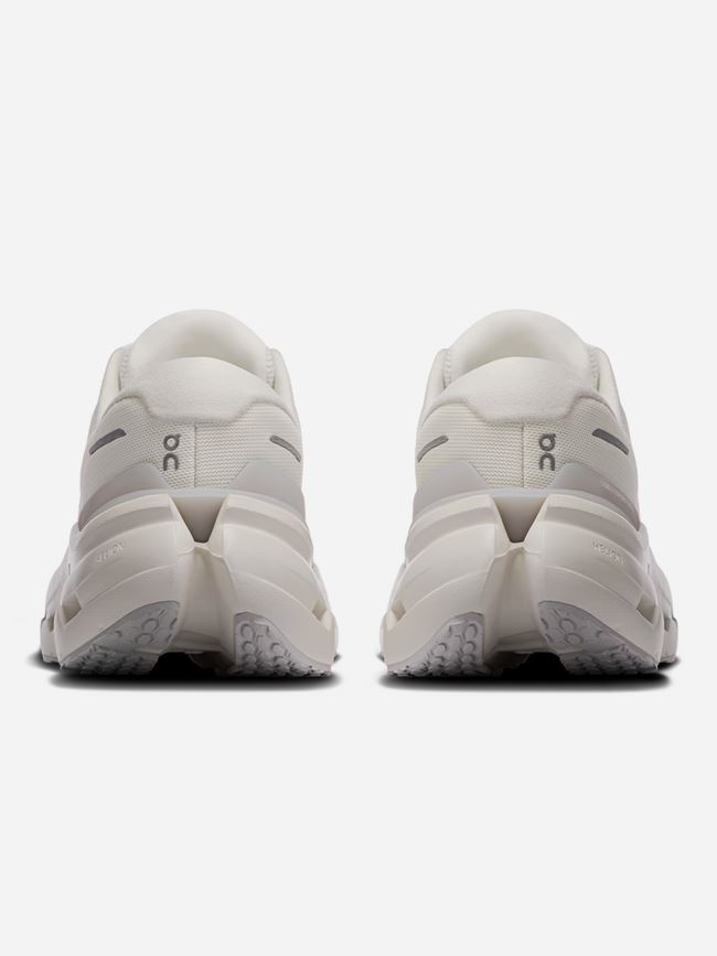 ON Cloudrunner 3 Dam