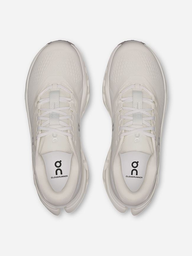 ON Cloudrunner 3 Dam