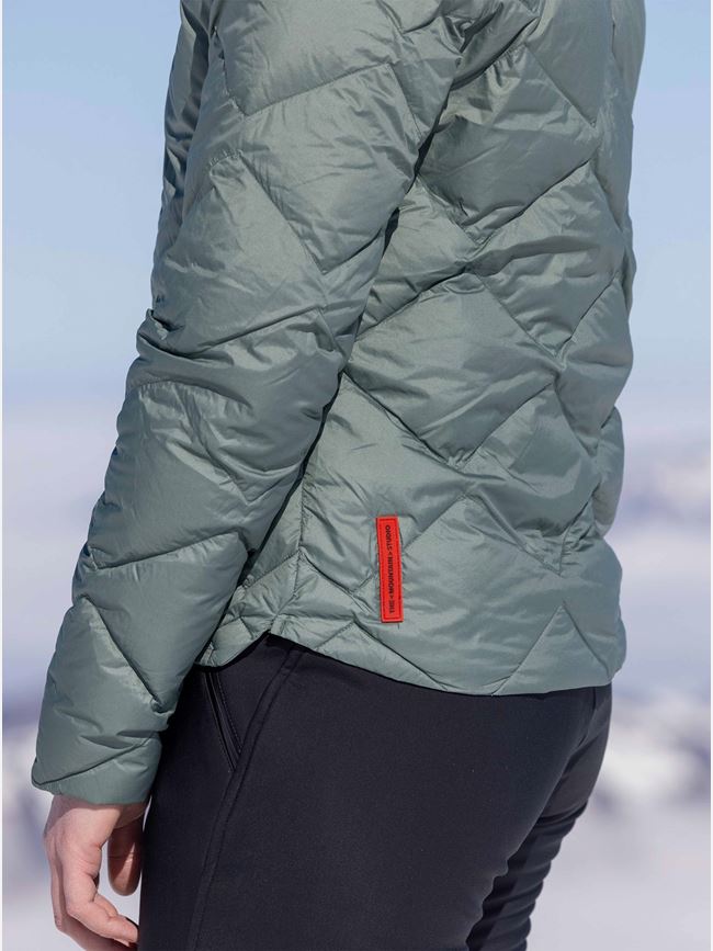 The Mountain Studio ULTRALIGHT DOWN HOOD JACKET DAM
