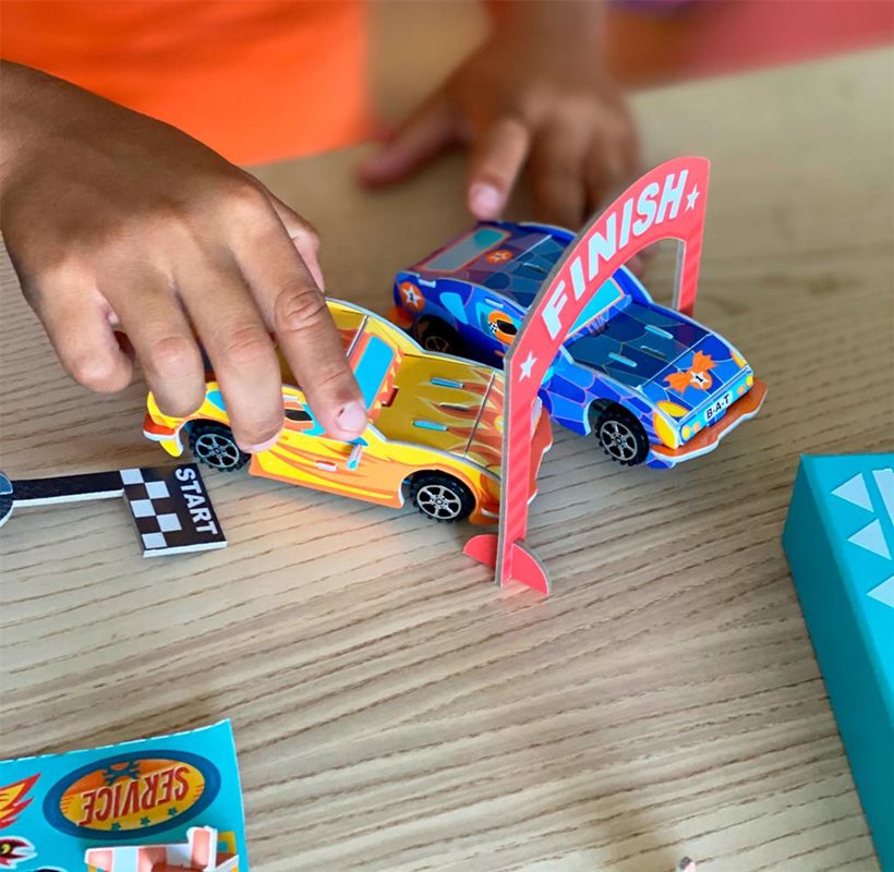 Totally race cars, make your own pull back cars