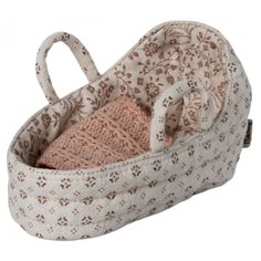 Carry cot, baby mouse