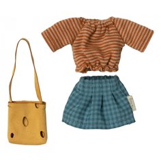 Clothes for mouse, mum mouse