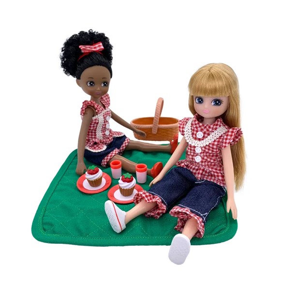 Lottie picnic in the park, 2 dolls set