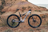 Täysjousto maastopyörä Orbea Oiz H30 Moondust Blue-Leo Orange