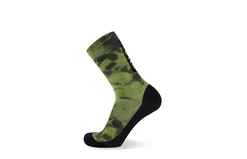 Mons Royale Pyöräilysukat Atlas Crew Sock Digital Limelight Tie Dye