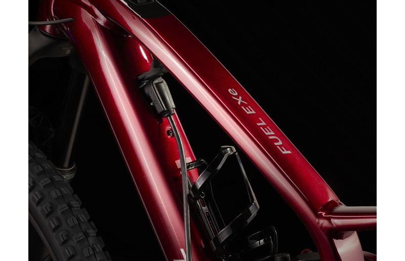 Trek Rage Red Trek El MTB Fuel Exe 8 Gx Axs T-type Rage Red To Deep Dark Blue Fade ...