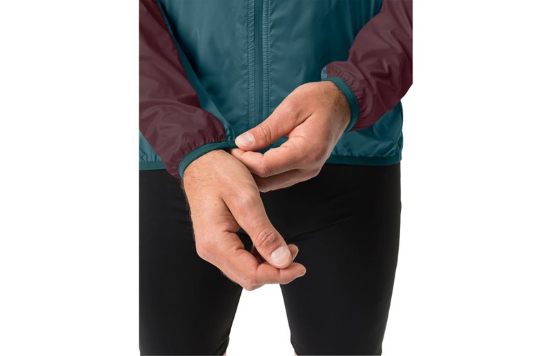 VAUDE Pyöräilytakki Matera Air Jacket Men Dark Oak