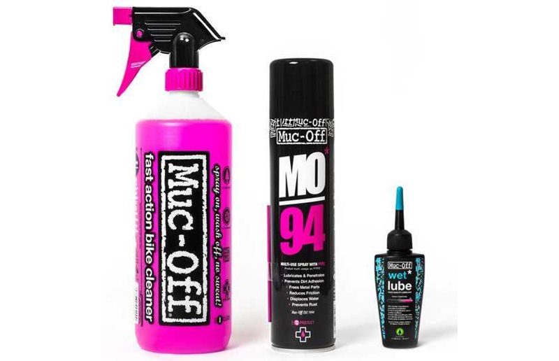 Pyörän pesusetti Muc-Off Bicycle Clean Protect & Wet Lube Kit sis. Pesuaine, Yleissuihke, Ketjuöljy Märkä