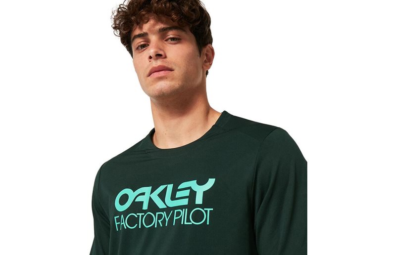 Oakley Factory Pilot MTB SS Jersey Men Hunter Green Helmet