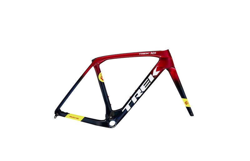 Trek Ramset Domane Rsl Gen 4 Metallic Red Smoke To Blue Smoke Fa