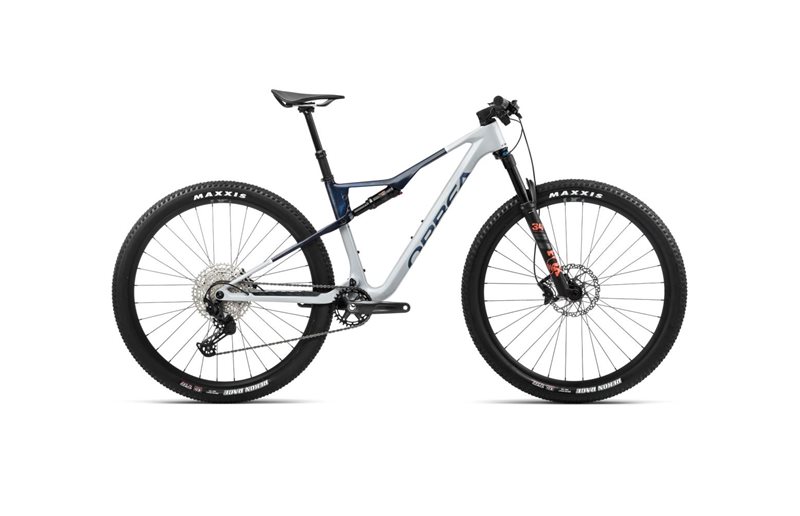 Täysjousto maastopyörä Orbea Oiz M30 Halo Silver-Blue Carbon View Gloss