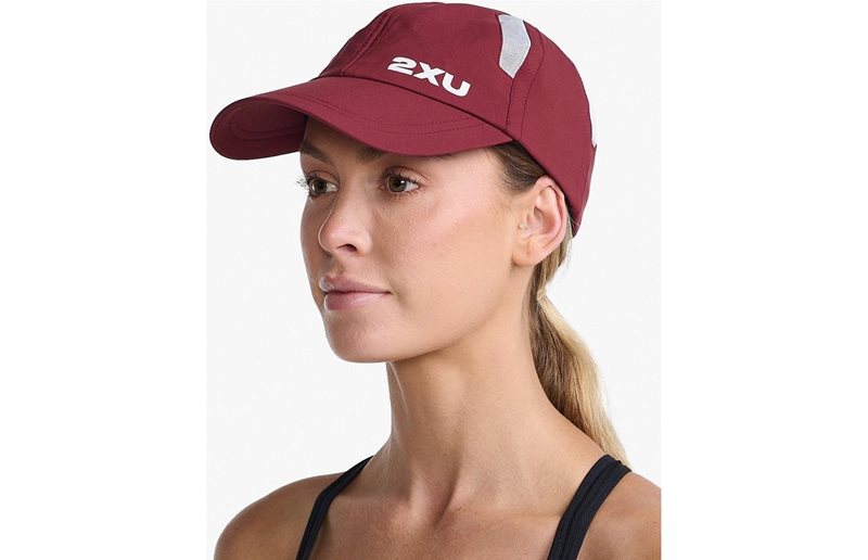 2XU Juoksupipo Run Cap Unisex Truffle/White