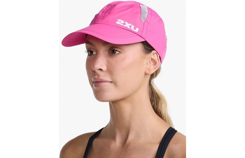 2XU Løbehætte Run Cap Unisex Fuchsia/White