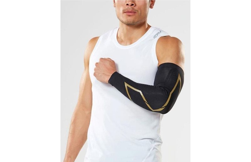 2XU Kompressiohihat Force Compression Arm Guards Unisex Black/Gold