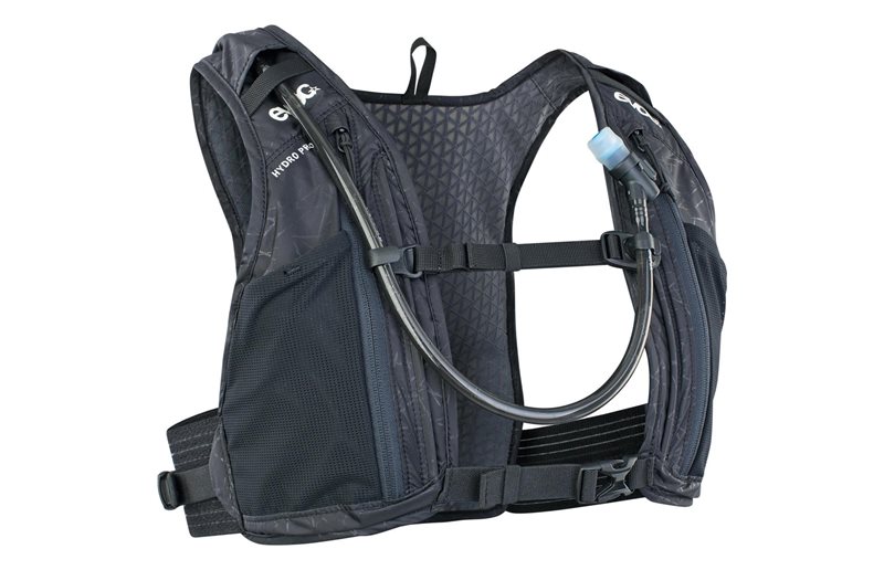 Juomareppu EVOC Hydro Pro 3L + 1.5L juomarakko Musta