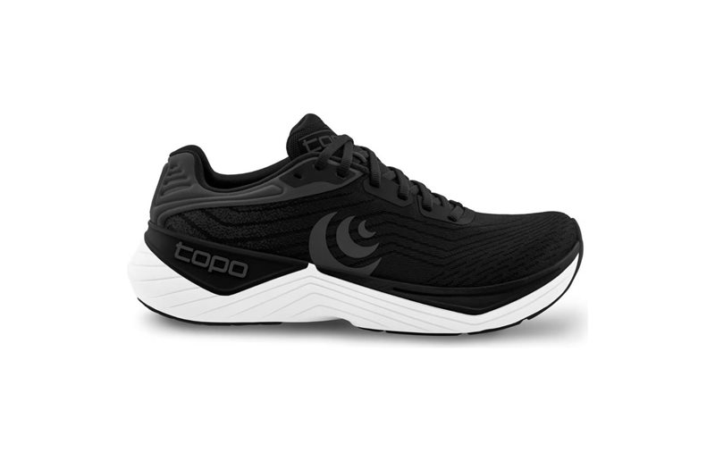 Topo Athletic Löparskor Ultrafly 5 Black/white