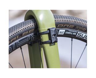 Old Man Mountain Pucks And Clamps Kit Road/Gravel/Cross Black