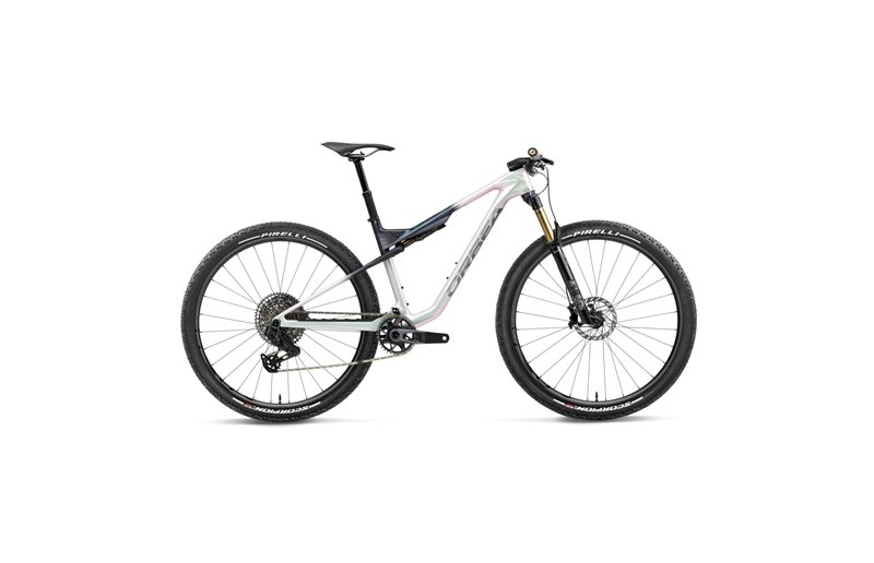 Fulldempet MTB Orbea Oiz M-Team AXS Iris White/Seaweed Carbon View