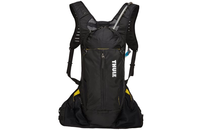 Thule Juomareppu Vital 8L sis. 2.5L Juomarakko, Musta