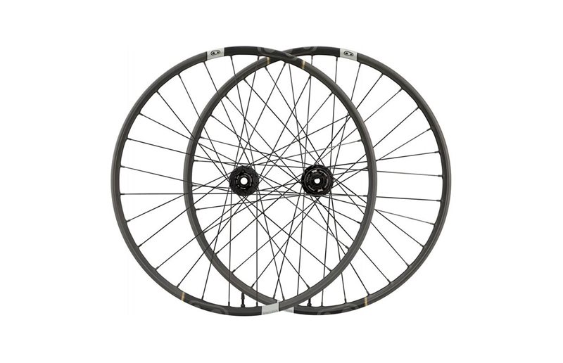 Kiekkopari Crankbrothers Synthesis 27.5" DH11 Standard 11/12-vaihteinen SRAM XD 6-pultti 20x110/12x157mm Carbon TLR